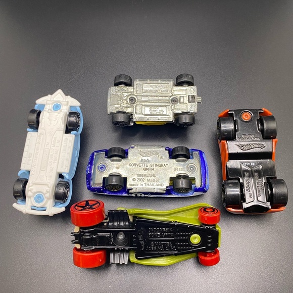 Hot Wheels Bundle of 5 Corvette-VW Bug-Yellow Morris Mini-Tomb Up-Supdogg - Picture 13 of 14